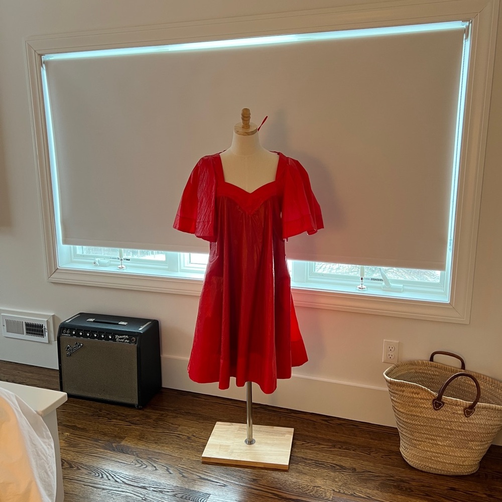 Chic Scarlet Midi Dress